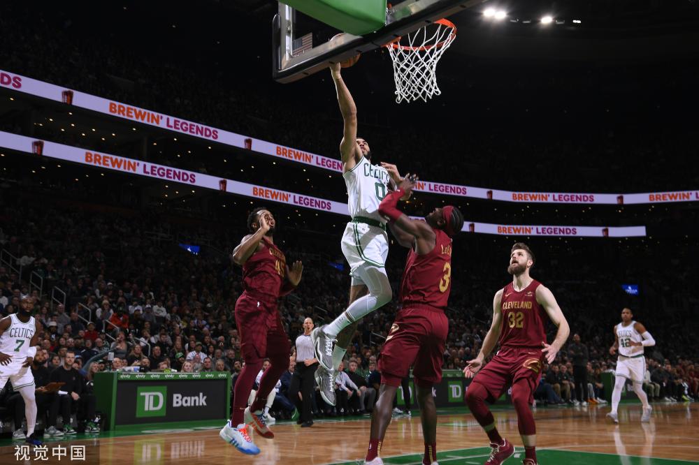 他刚入主时 他刚入主时