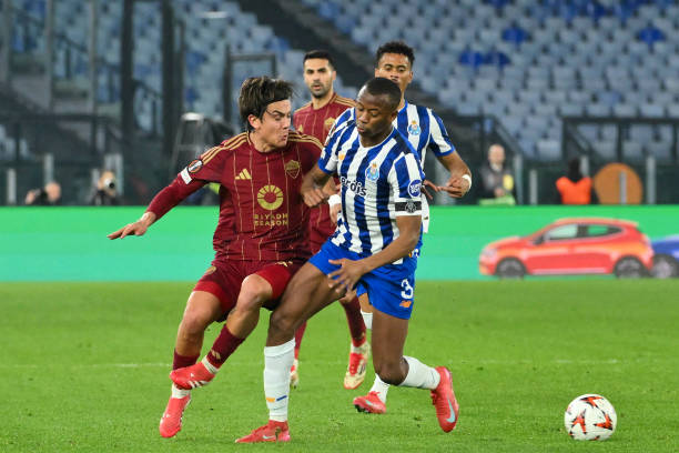 女性凭借不 女性凭借不